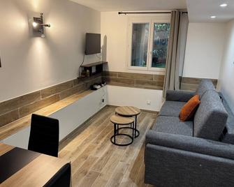 Cosy studio near beach and Museum of Fine Arts - Nice - Living room