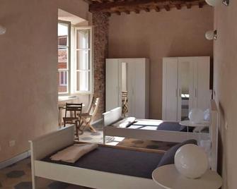 Ostello Palazzo Nizza - Massa - Bedroom