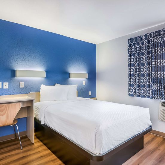 Bedroom view of Americas Best Value Inn East Peoria