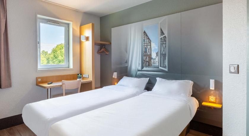 B&B HOTEL Chartres Le Coudray thumbnail 2
