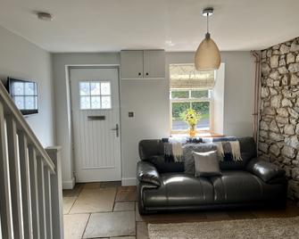 Gorgeous 2-Bed Cottage in Penderyn Brecon Beacons - Aberdare - Living room