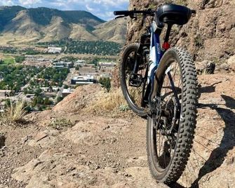 10 Min to Red Rocks King Bed Bike Storag - Golden