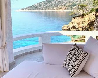 Marpunta Resort, Santikos Collection - Patitiri - Balcón