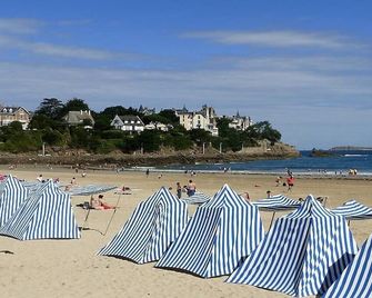 Gîte-ES Omnes-Ensuite with Shower - Pleurtuit - Plage