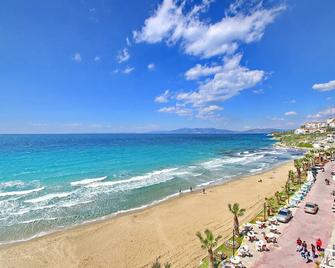 Jura Hotels Ada Beach - Kusadasi - Strand