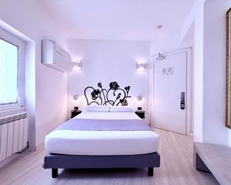 Hotel Europa Varese - Varese - Habitación