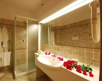 Hotel Mon Repos - Baia Sardinia - Salle de bain