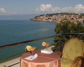 Tino Hotel & Spa - Ohrid - Balcón