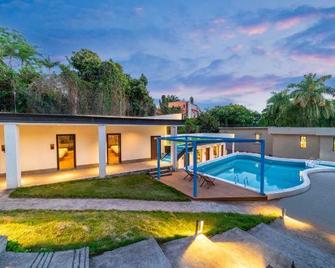 Youran Bieyuan - Xiamen - Pool