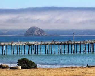 Private Bedroom and Bathroom - Cayucos - Strand