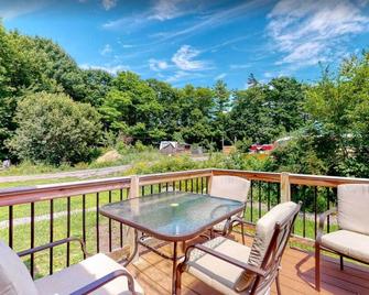Charming Jacuzzi-Suite - Walk to Parsons Beach! - Kennebunk - Balcony