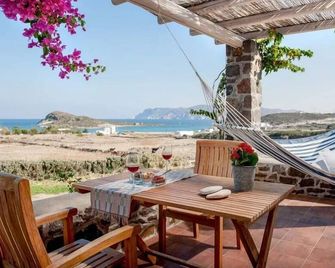 Kimolia Gi - Kimolos - Balcón