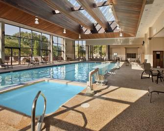 DoubleTree by Hilton Boston North Shore - Danvers - Pool