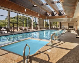 DoubleTree by Hilton Hotel Boston North Shore - Danvers - Pool