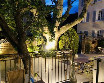 Hôtel du Parc - Draguignan - Innenhof