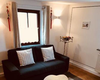 Brunnenhof Randersacker - das kleine Hotel - Randersacker - Wohnzimmer