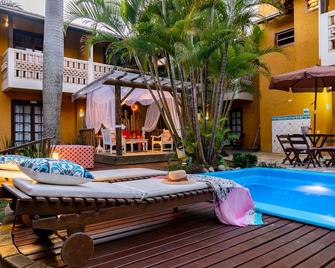 度姆卡普迪旅館 - 邦比尼亞斯 - Bombinhas - 游泳池