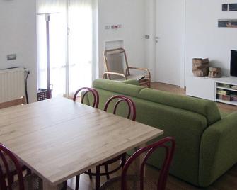 Bright and modern apartment in silent area with nice view - Sestri Levante - Salle à manger