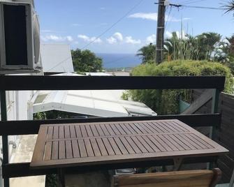 Quiet Studio In Saint Clotilde - Saint-Denis - Balkon