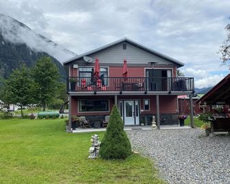 Guesthouse Austria - Stewart - Building