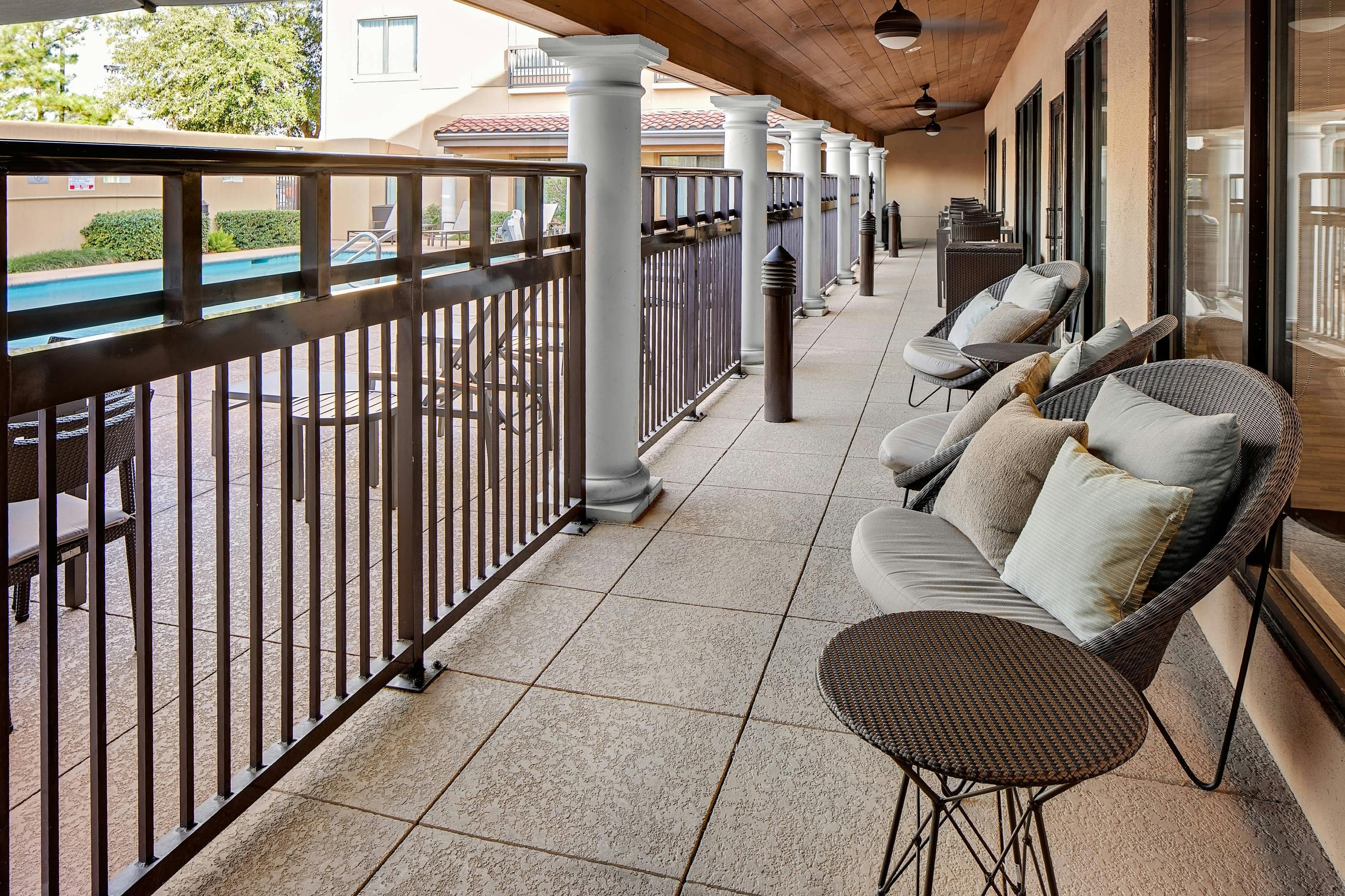 Courtyard by Marriott Houston Rice University - Houston - Balkon