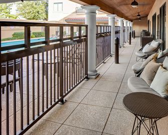 Courtyard by Marriott Houston Rice University - Houston - Balkon