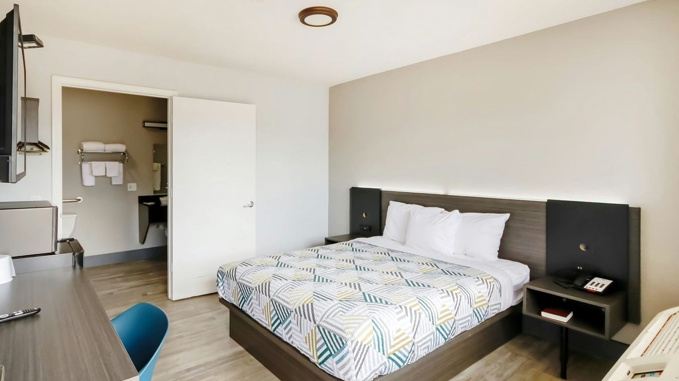 Motel 6 Topeka Northwest