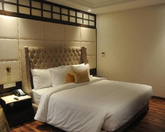 Hotel Mary Land - Zerakpur - Slaapkamer