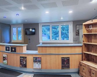 VVF Les Monts du Jura à Lélex - Lélex - Front desk