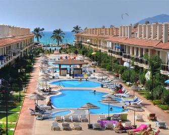 Sunset Beach Club Lebrentals - Fethiye - Zwembad