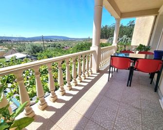 Very Nice Villa With Swimming Pool 3 Suite 3 Bedrooms (Between Ourem - Fatima ) - Ourém - Balcony