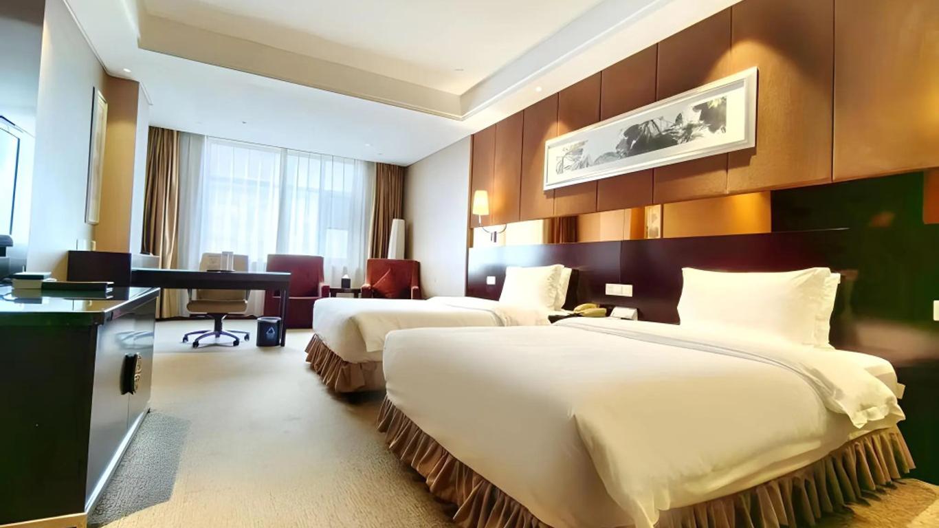 Grand Soluxe International Hot