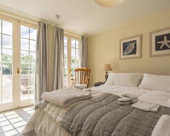 Pigsty Cottage - Luxurious apartment within orangery - Melksham - Bedroom