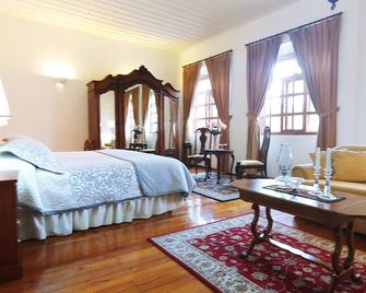 Casa Montalvo Bed & Breakfast - Cuenca - Bedroom