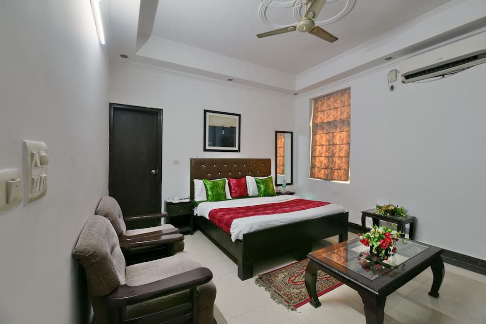 Hotel Diamond Stay by Aspl - Noida - Schlafzimmer