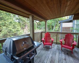 Rising Tide- Cabin In Ucluelet - Ucluelet - Balcony