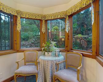 Babbling Brook Inn - Santa Cruz - Essbereich