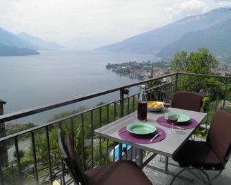 Barolo - Gravedona - Balkon