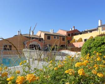 Residence Borgo Punta Villa - La Maddalena - Gebäude
