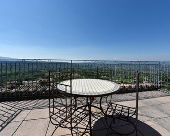 Hôtel Restaurant Panoramique César - Bonnieux - Balcone