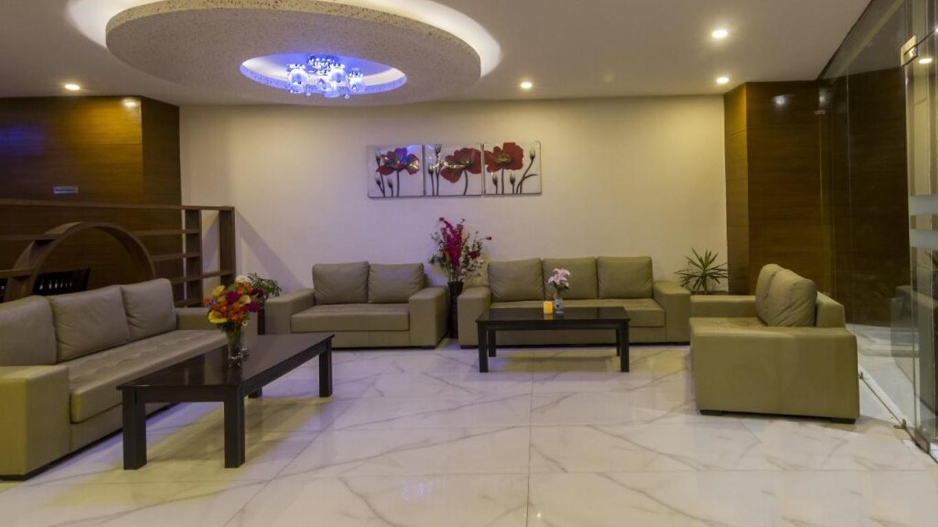 Hotel Regal Airport
