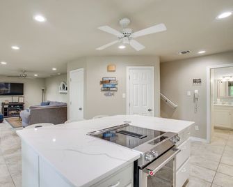 Waterfront Lake Bridgeport Home With Pri - Bridgeport - Eetruimte