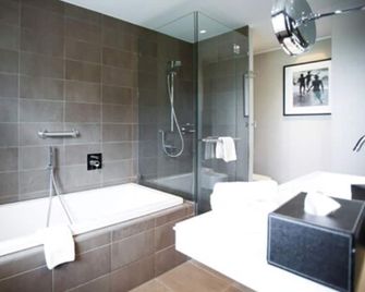 Hotel Künstlerquartier Seezeichen - אהרנסהופ - חדר רחצה