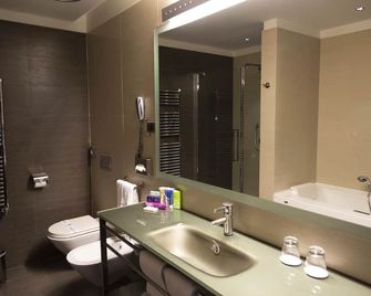 Hotel Selene Pomezia - Pomezia - Ванна кімната