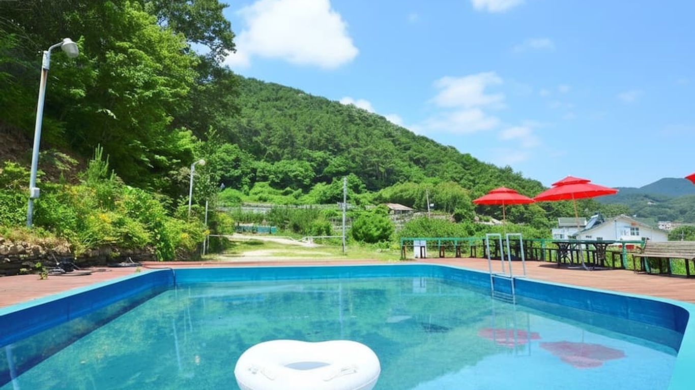 Tongyoung Macaio Pension