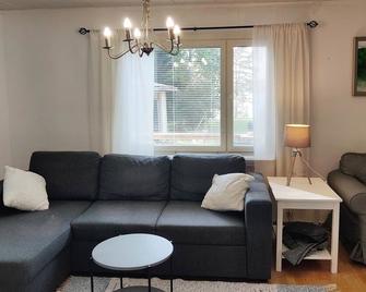 Holiday Home Leponiemi by Interhome - Saarijarvi - Sala de estar