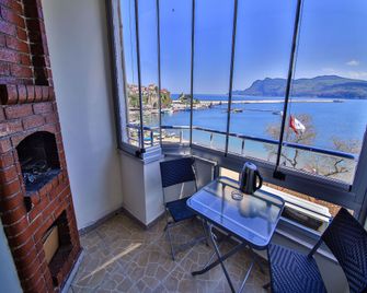 Ay Isigi Pansiyon - Amasra - Balkón