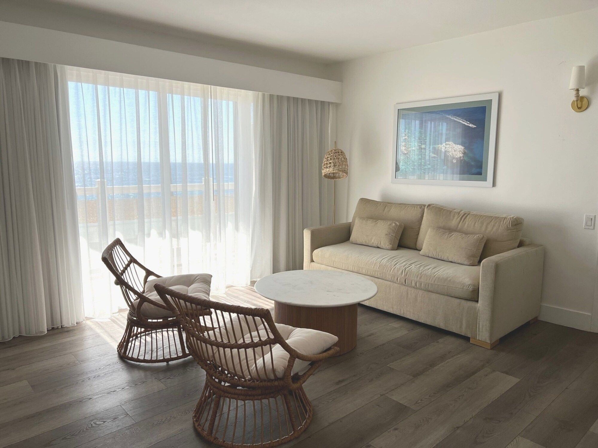 Capri Laguna - Laguna Beach - Living room