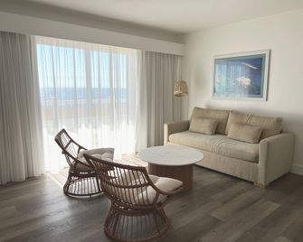 Capri Laguna - Laguna Beach - Living room