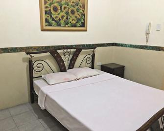Praferosa Hotel - Calamba - Habitación